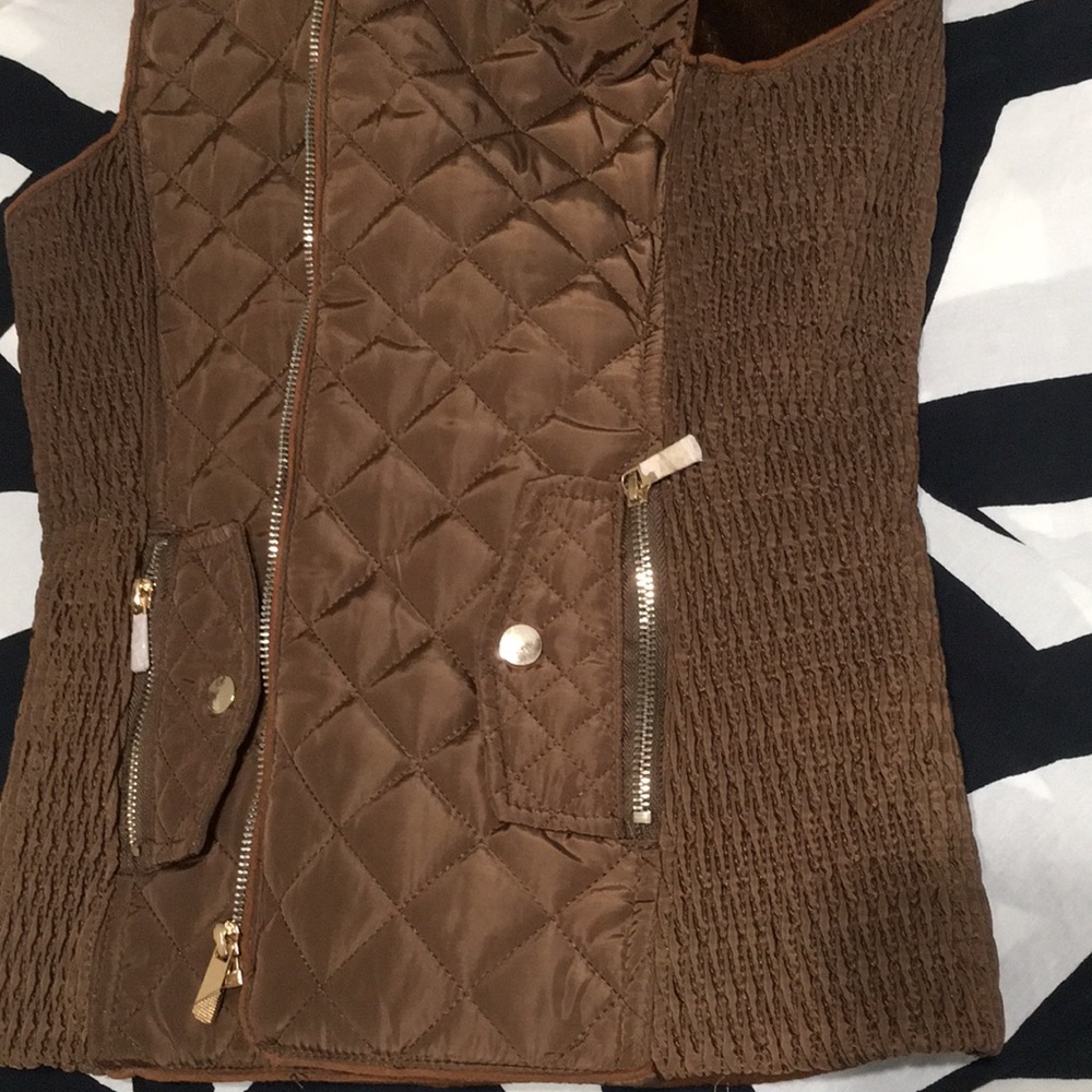 Vest - Picture 4 of 8